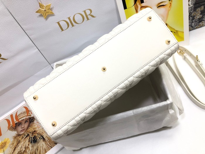 Handbag   Dior  M0566  size  32*25*11  cm