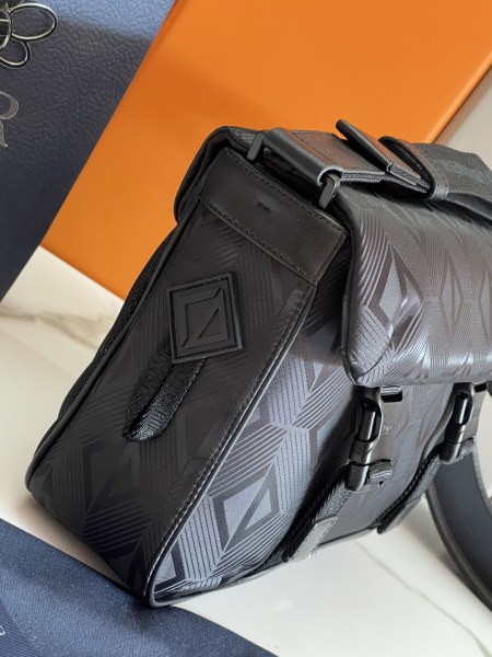  Handbag   Dior   89019  size  31 x 21 x 8  cm