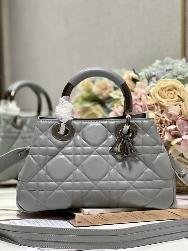 Handbag   Dior  0062  size  30*18.5*11.5 cm