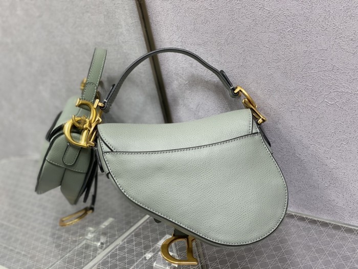 Handbag   Dior  size 19.5 cm
