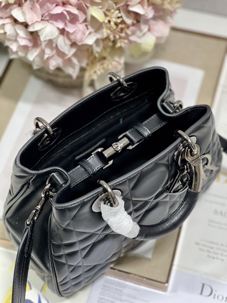 Handbag   Dior  0062  size  24*16.5*9.5 cm