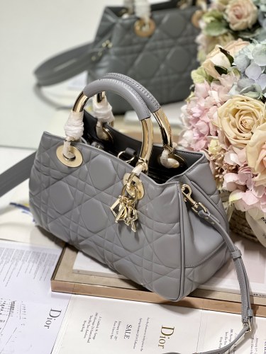 Handbag   Dior  0062  size  30*18.5*11.5 cm