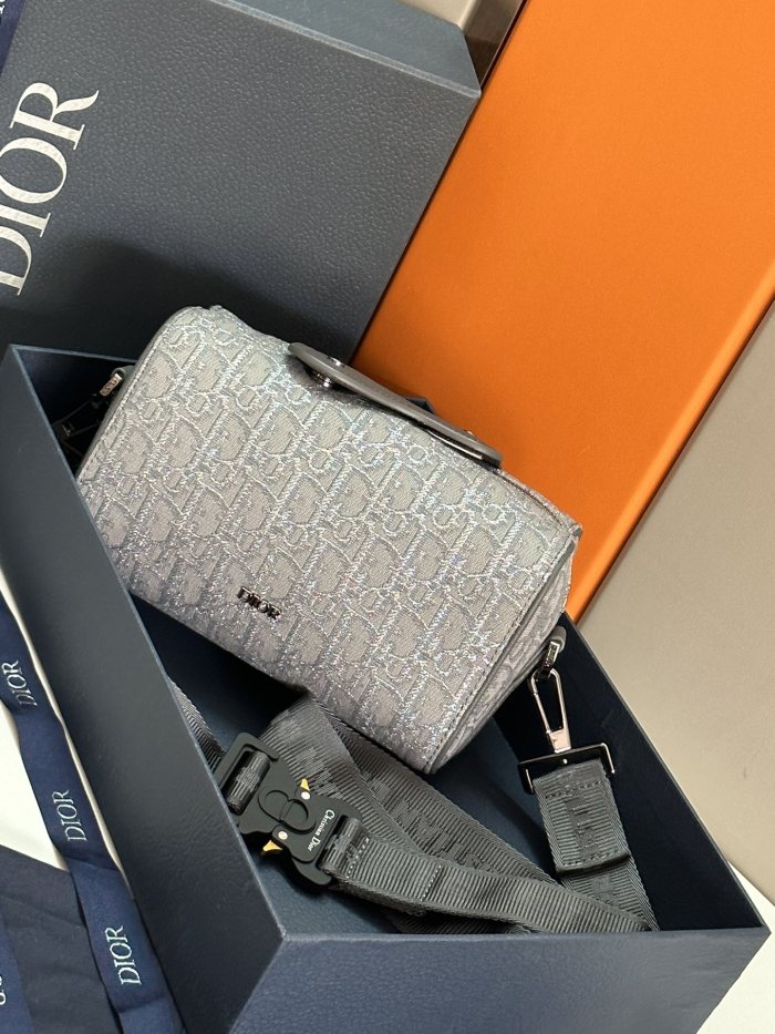 Handbag   Dior  93335  size  22 x 10.5 x 12.5  cm