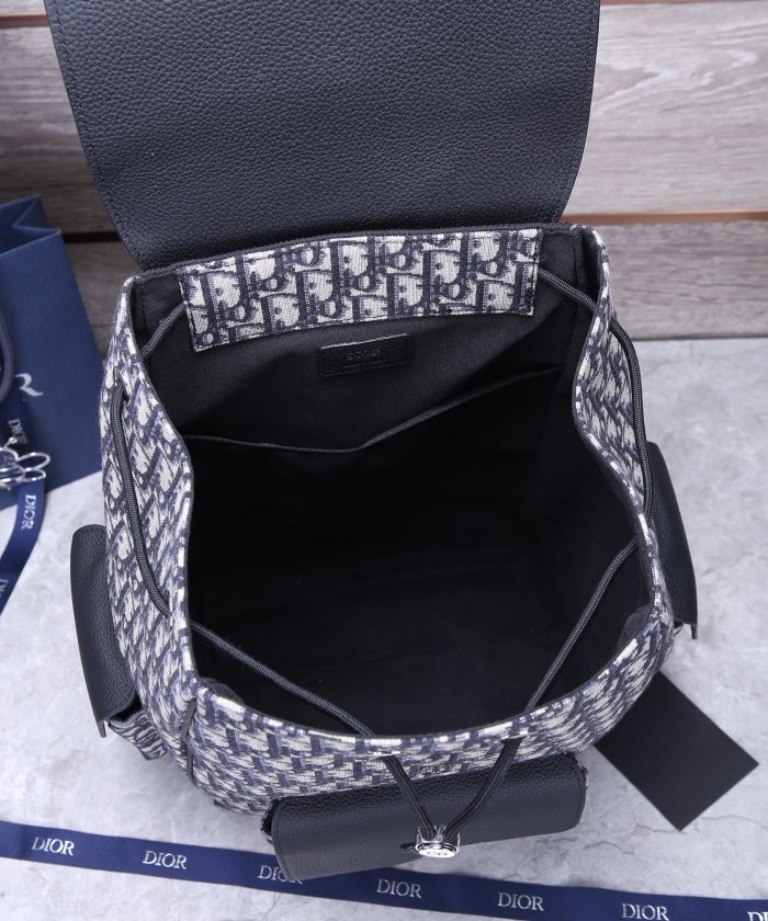 Handbag   Dior  size  26.5 x 41.5 x 17.5  cm