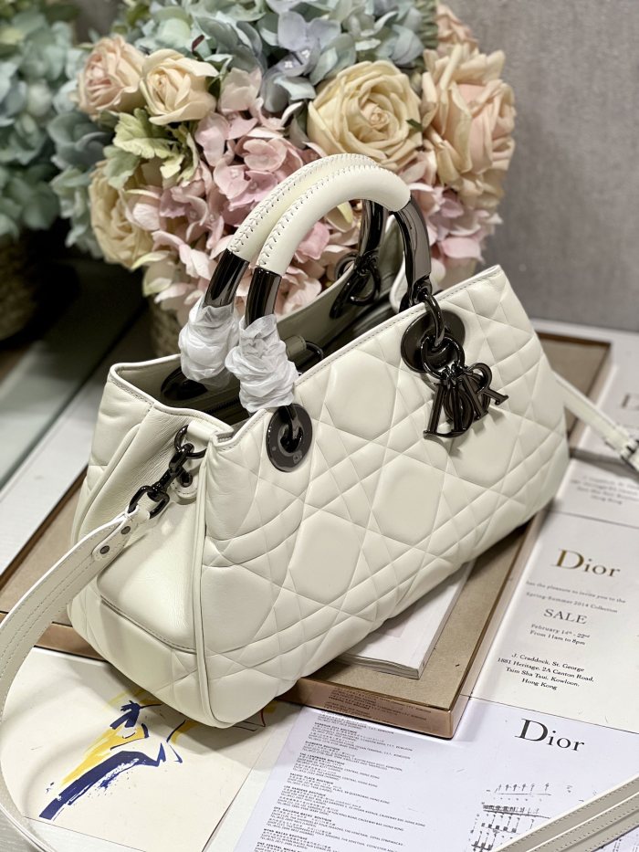 Handbag   Dior  0062  size  30*18.5*11.5 cm