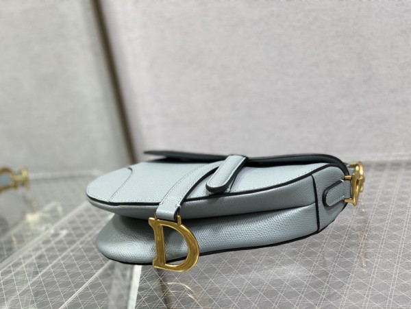 Handbag   Dior   size  19.5 cm