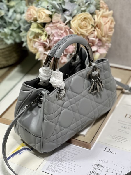 Handbag   Dior  0062  size  30*18.5*11.5 cm