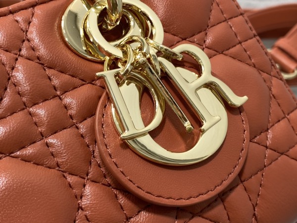 Handbag   Dior   size  22.5*6*11.5 cm