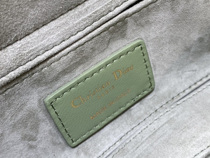 Handbag   Dior  size  22.5*6*11.5 cm