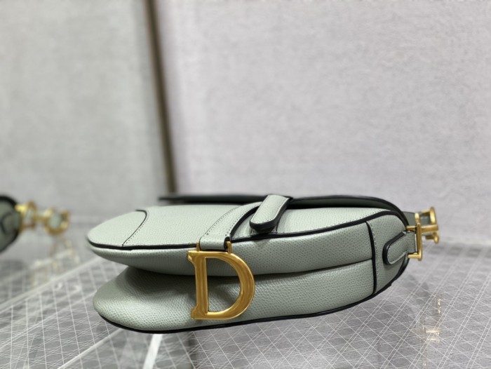 Handbag   Dior  size 19.5 cm