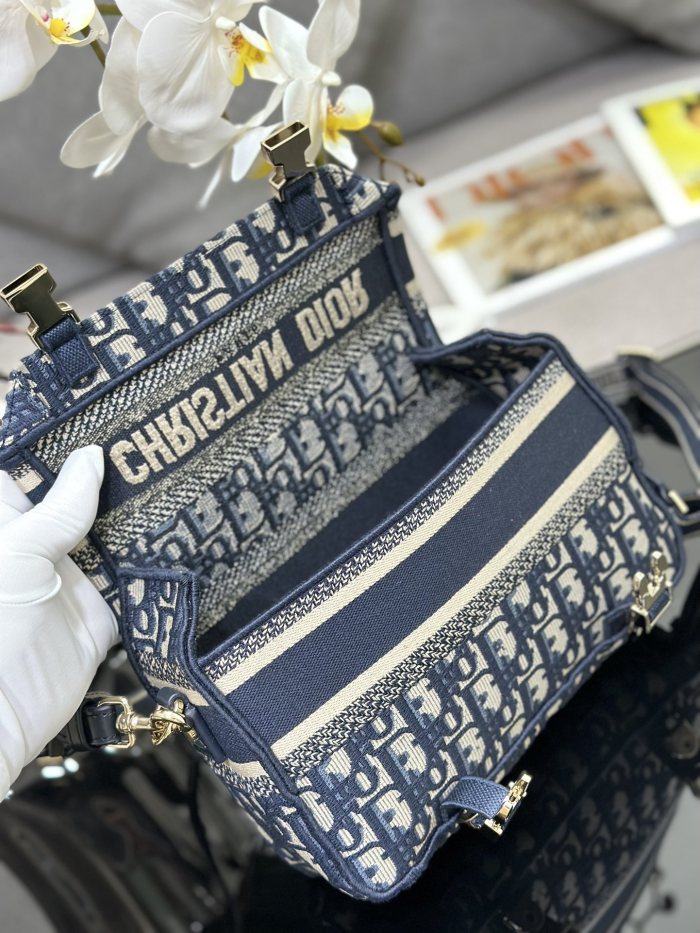 Handbag   Dior   M1241  size  23 x 15 x 8  cm