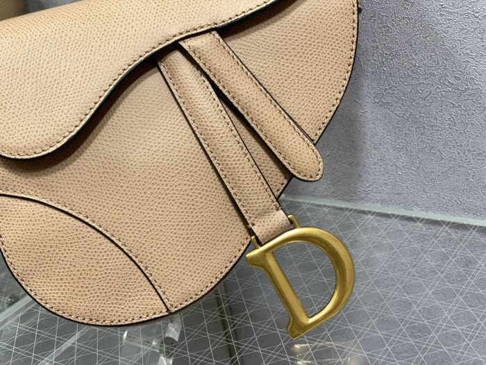 Handbag   Dior  size  19.5 cm