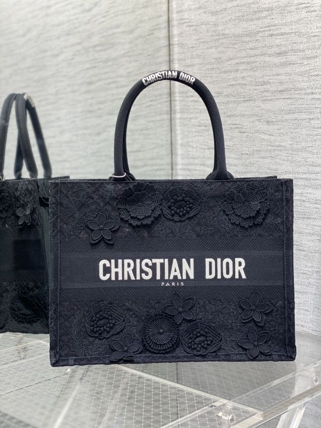 Handbag   Dior  size  36*18*28 cm