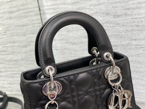  Handbag   Dior  size  20 cm