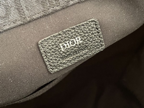 Handbag   Dior  size  26.5 x 41.5 x 17.5  cm