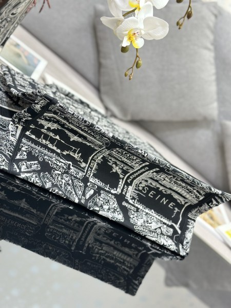 Handbag   Dior   M1286  size  42 x 35 x 18.5  cm