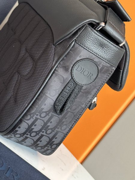 Handbag   Dior  86035  size  31 x 21 x 8  cm