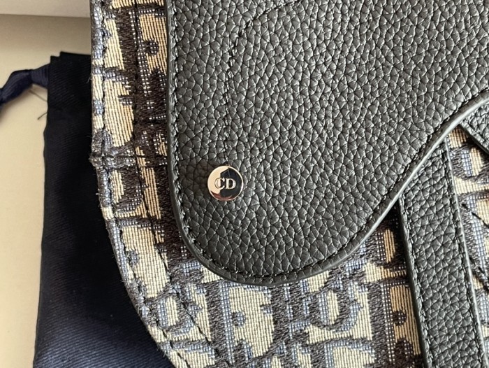 Handbag   Dior  0096  size  24 x 17.5 x 5   cm