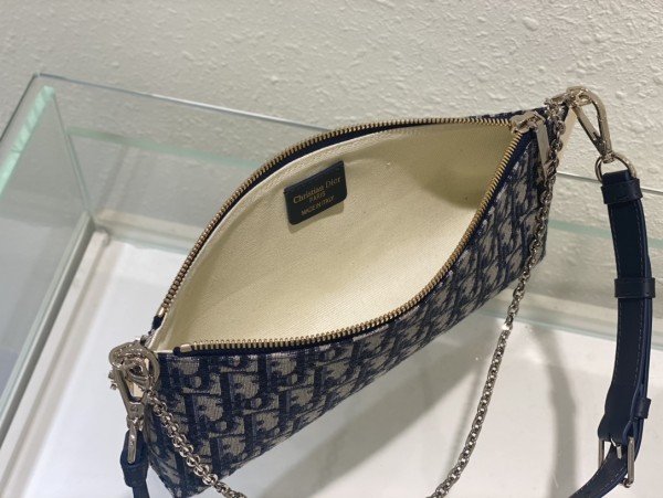 Handbag   Dior  9237 size  27 x 12 x 5  cm