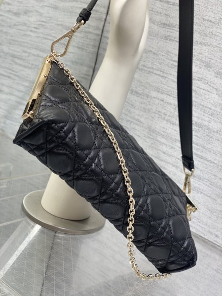 Handbag   Dior  size  27×12×5 cm