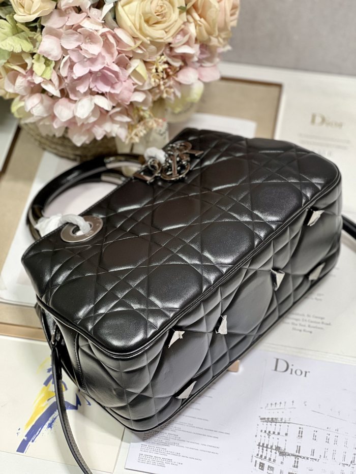 Handbag   Dior   0062  size  30*18.5*11.5 cm