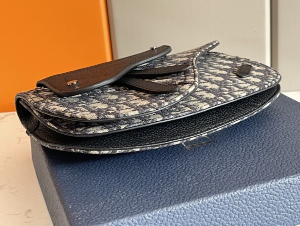 Handbag   Dior  0096  size  24 x 17.5 x 5   cm