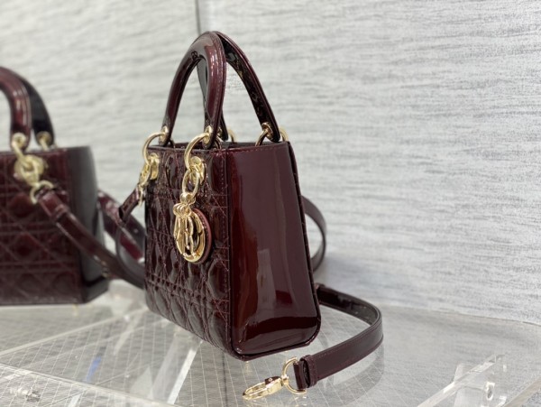  Handbag   Dior  size  20 cm