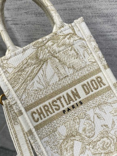  Handbag   Dior   size 13.5*5*18 cm