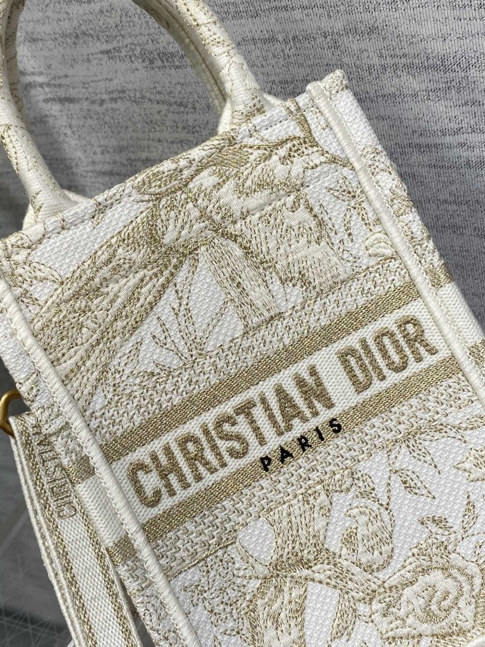  Handbag   Dior   size 13.5*5*18 cm