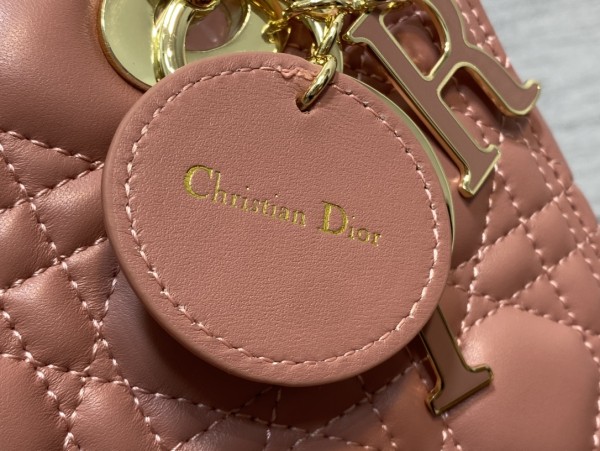 Handbag   Dior  size  24 cm