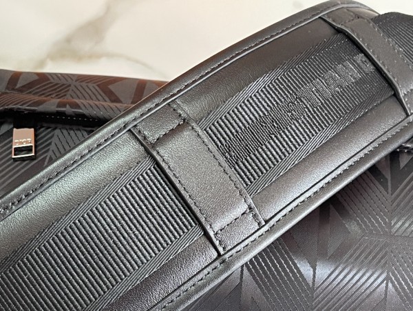  Handbag   Dior   89019  size  31 x 21 x 8  cm