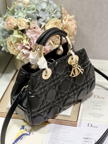 Handbag   Dior  0062   size  30*18.5*11.5 cm