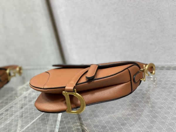 Handbag   Dior  size  19.5 cm