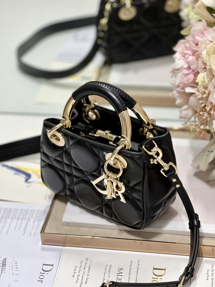 Handbag   Dior  0062  size  19*13*8 cm