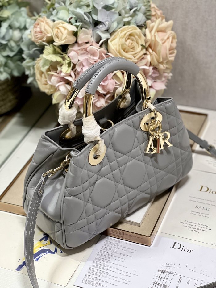 Handbag   Dior  0062  size  30*18.5*11.5 cm