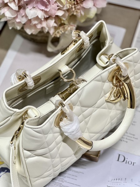 Handbag   Dior  0062  size  30*18.5*11.5 cm