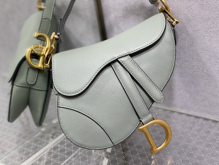 Handbag   Dior  size 19.5 cm