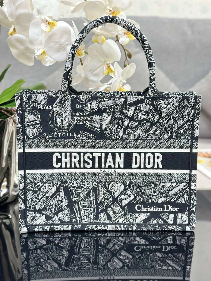 Handbag   Dior  M1286  size  36 x 27.5 x 16.5   cm