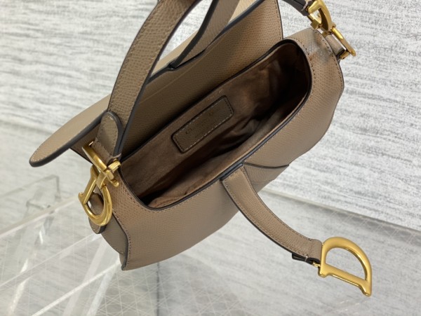Handbag   Dior   size  19.5 cm