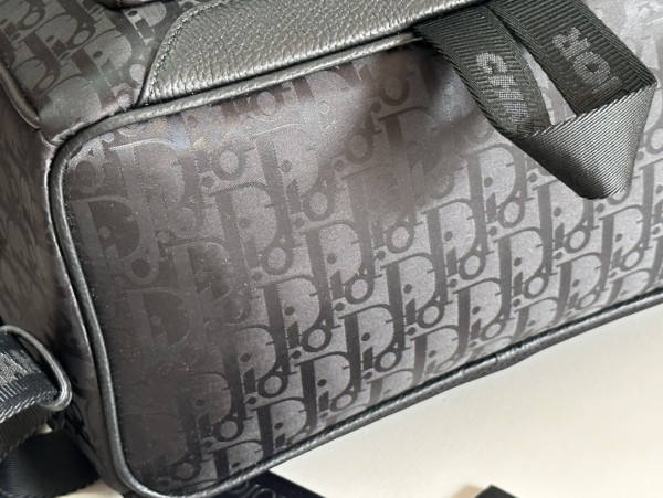 Handbag   Dior  96062  size  30 x 42 x 14.5  cm