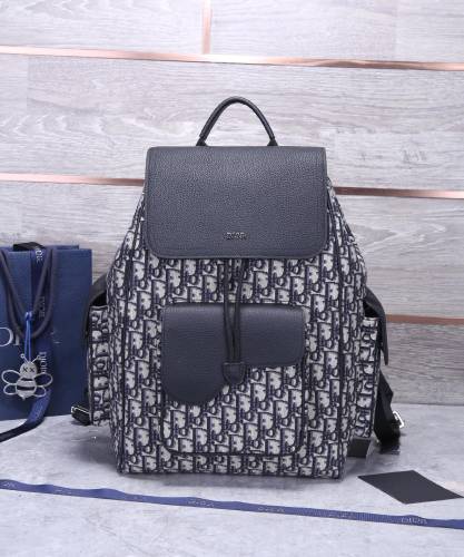 Handbag   Dior  size  26.5 x 41.5 x 17.5  cm