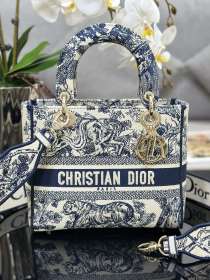 Handbag   Dior   M0565  size  24 x 20 x 11  cm