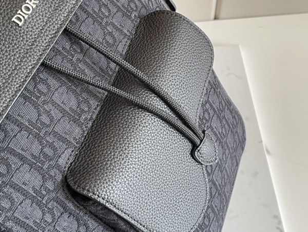 Handbag   Dior  size  26.5 x 41.5 x 17.5  cm