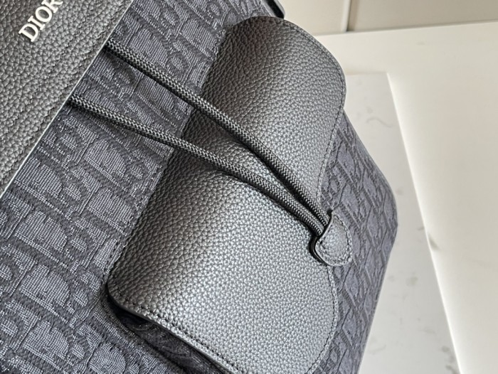 Handbag   Dior  size  26.5 x 41.5 x 17.5  cm