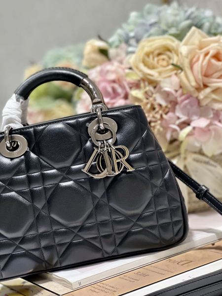 Handbag   Dior  0062  size  24*16.5*9.5 cm