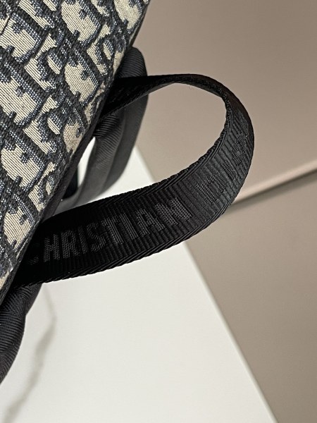 Handbag   Dior  size  31 x 42.5 x 14.5  cm