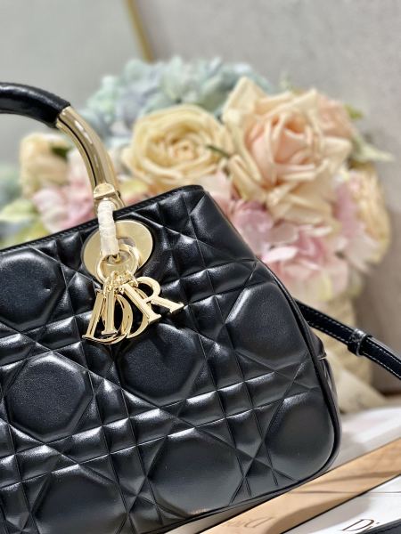 Handbag   Dior  0062   size  30*18.5*11.5 cm