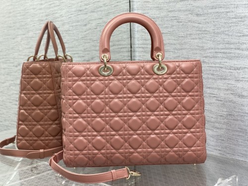 Handbag   Dior  size  32 cm