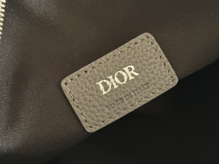  Handbag   Dior   93337  size  26 x 16x 14.5  cm