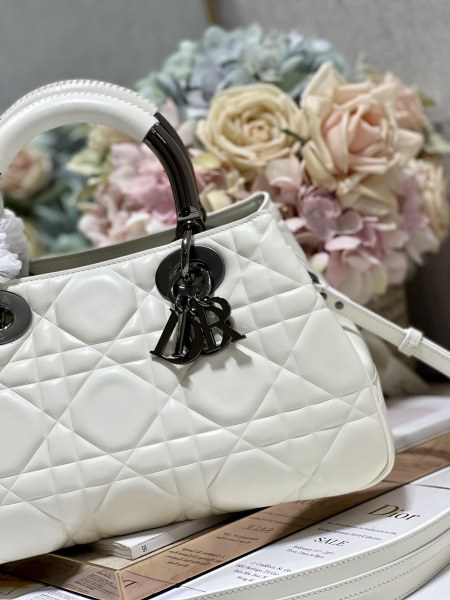 Handbag   Dior  0062  size  30*18.5*11.5 cm